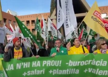 Compromís dice que quiere convertir la huelga de profesores en un “estallido social”