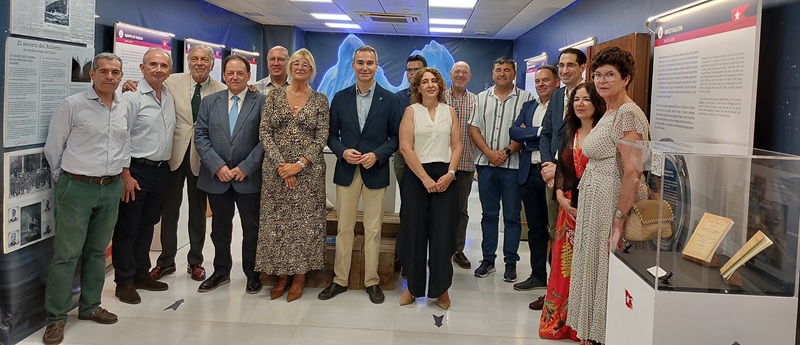 Foto institucional de grupo del acto de inauguración_FraternidadMuprespaAXA