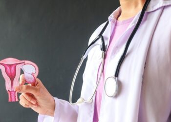 El cáncer de vejiga también afecta a las mujeres y su diagnóstico suele llegar tarde
