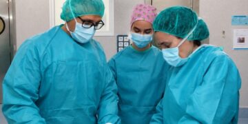 Olympia Quirónsalud realiza con éxito la primera cirugía de prótesis de cadera ambulatoria