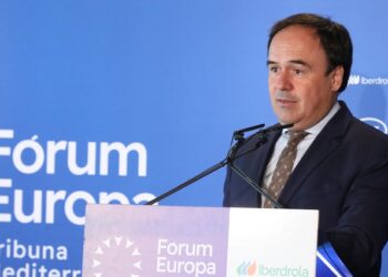 Pérez Llorca anuncia una partida extraordinaria para la climatización de centros escolares