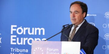 Pérez Llorca anuncia una partida extraordinaria para la climatización de centros escolares