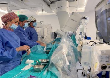 El Hospital Universitario La Luz realiza el primer implante percutáneo de una válvula Tavi in- valve mitral