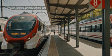 Renfe destina 41 trenes de segunda mano de Madrid a Valencia entre acusaciones de “agravio”