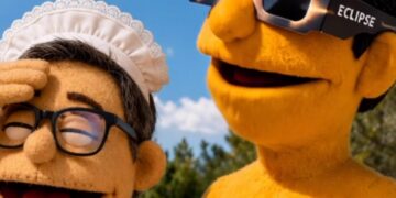 El eclipse en ‘Barrio Sauna’: Félix Bolaños sin gafas