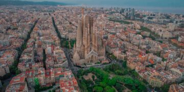 Barcelona es la tercera mejor ciudad del mundo para hacer “workcation” en 2026