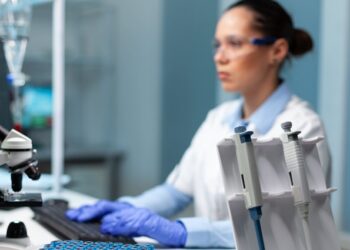 La industria farmacéutica cambia el registro y busca perfiles híbridos