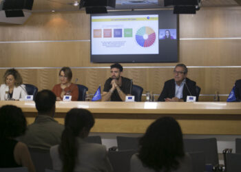 La Academia de Televisión reúne a profesionales y expertos para abordar los nuevos retos de la desinformación
