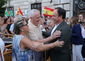 Miles de personas se manifiestan en Valencia en apoyo a Ceuta