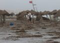 Del sol al caos: el temporal sorprende a los bañistas en Valencia