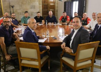 La Generalitat moviliza 15,4 millones para mejorar los salarios y reforzar la plantilla de bomberos forestales