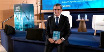 Juan Abarca presenta su libro ‘Cuando todo se tambalea’: “Había que escribirlo”