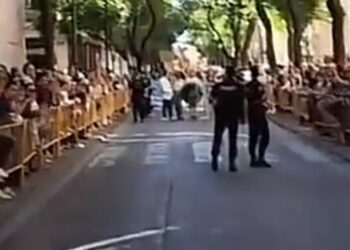 Gritos de dimisión en Valencia: la mascletà también enciende las redes