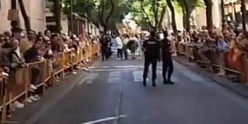 Gritos de dimisión en Valencia: la mascletà también enciende las redes