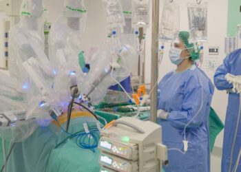Centro Médico Teknon se convierte en el primer hospital de Cataluña en incorporar la tecnología robótica Da Vinci 5