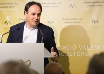 Pérez Llorca pone el foco en el sector primario valenciano