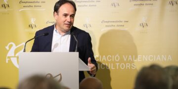 Pérez Llorca pone el foco en el sector primario valenciano